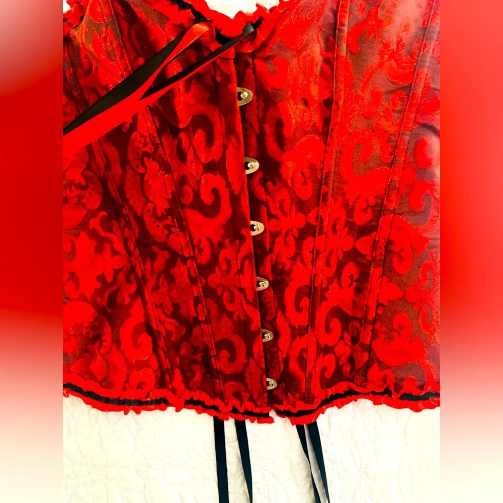 🖤❤️‎ Black & Red Corset🖤❤️